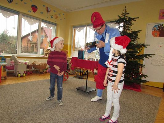 Grafika #21: 05.12.2017 "Zaczarowany Mikołaj" - występ iluzjonisty