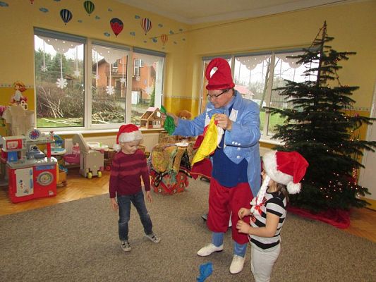 Grafika #25: 05.12.2017 "Zaczarowany Mikołaj" - występ iluzjonisty