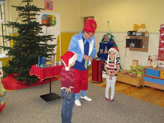 Grafika #26: 05.12.2017 "Zaczarowany Mikołaj" - występ iluzjonisty