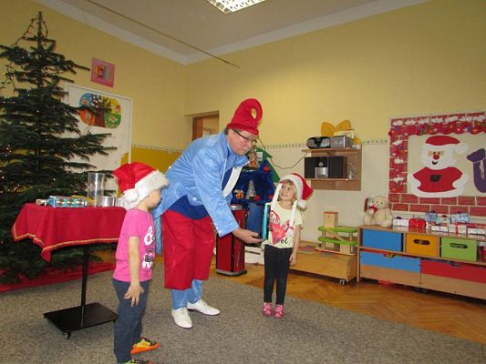 Grafika #27: 05.12.2017 "Zaczarowany Mikołaj" - występ iluzjonisty
