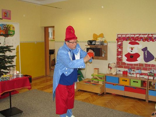 Grafika #29: 05.12.2017 "Zaczarowany Mikołaj" - występ iluzjonisty