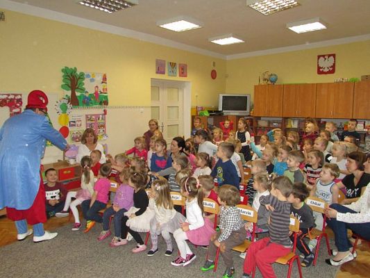 Grafika #30: 05.12.2017 "Zaczarowany Mikołaj" - występ iluzjonisty