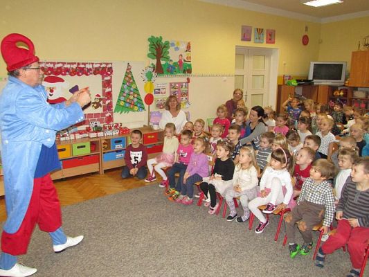 Grafika #33: 05.12.2017 "Zaczarowany Mikołaj" - występ iluzjonisty