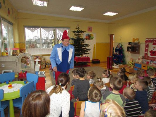 Grafika #34: 05.12.2017 "Zaczarowany Mikołaj" - występ iluzjonisty