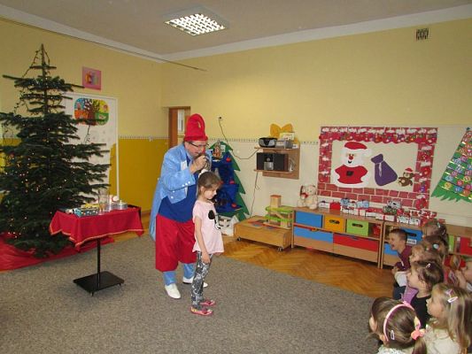 Grafika #36: 05.12.2017 "Zaczarowany Mikołaj" - występ iluzjonisty