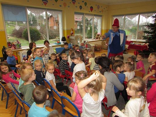 Grafika #39: 05.12.2017 "Zaczarowany Mikołaj" - występ iluzjonisty