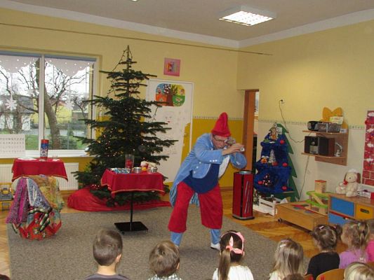 Grafika #49: 05.12.2017 "Zaczarowany Mikołaj" - występ iluzjonisty