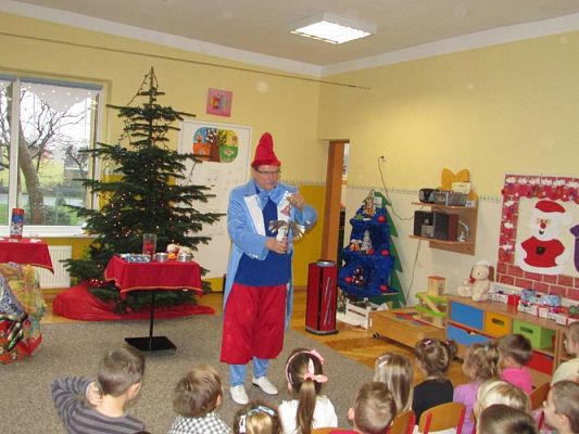 Grafika #50: 05.12.2017 "Zaczarowany Mikołaj" - występ iluzjonisty