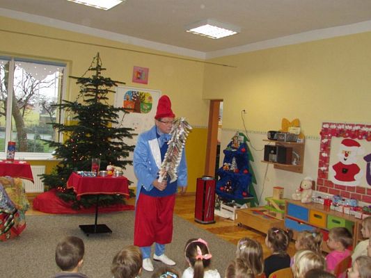 Grafika #51: 05.12.2017 "Zaczarowany Mikołaj" - występ iluzjonisty
