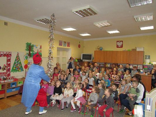 Grafika #53: 05.12.2017 "Zaczarowany Mikołaj" - występ iluzjonisty