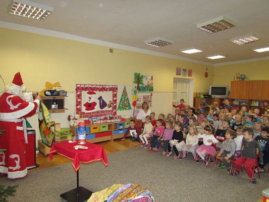 Grafika #69: 05.12.2017 "Zaczarowany Mikołaj" - występ iluzjonisty