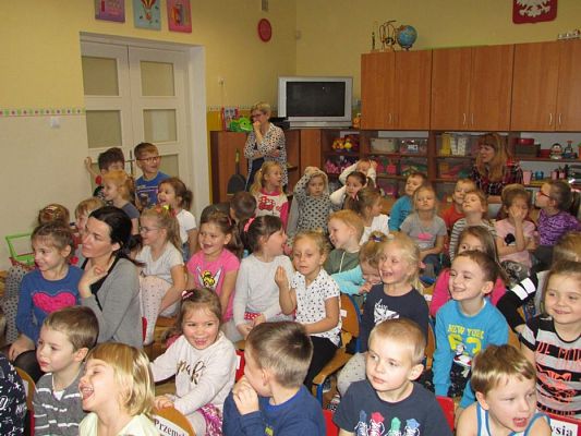 Grafika #76: 05.12.2017 "Zaczarowany Mikołaj" - występ iluzjonisty