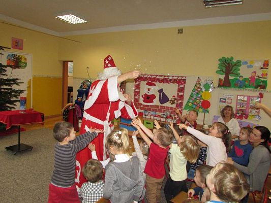 Grafika #82: 05.12.2017 "Zaczarowany Mikołaj" - występ iluzjonisty