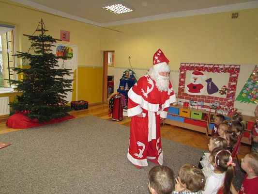 Grafika #85: 05.12.2017 "Zaczarowany Mikołaj" - występ iluzjonisty