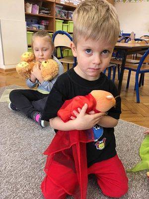 Grafika #1: Dzień Pluszowego Misia