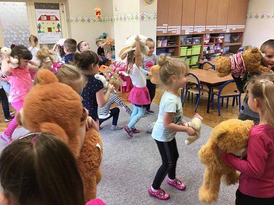 Grafika #5: Dzień Pluszowego Misia