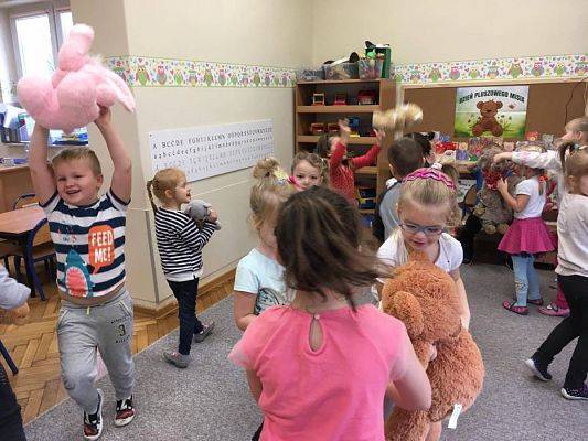 Grafika #17: Dzień Pluszowego Misia