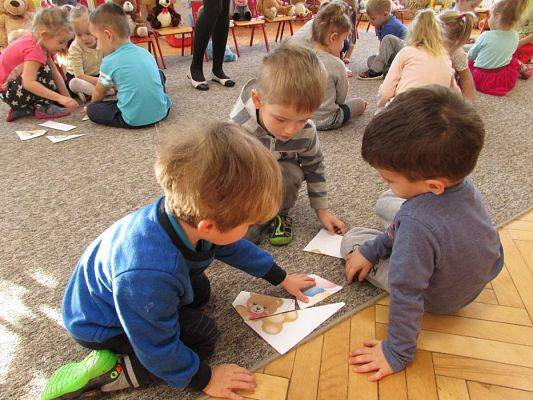 Grafika #45: Dzień Pluszowego Misia