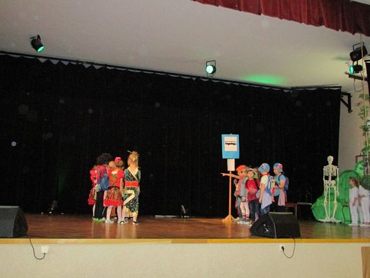 Grafika #4: 20.11.2017 Przedstawienie pt."Chociaż różni to tacy sami"