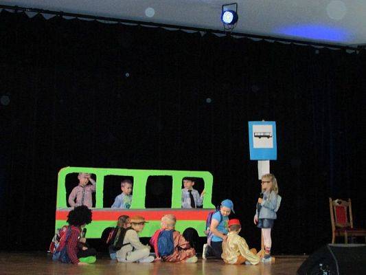 Grafika #6: 20.11.2017 Przedstawienie pt."Chociaż różni to tacy sami"