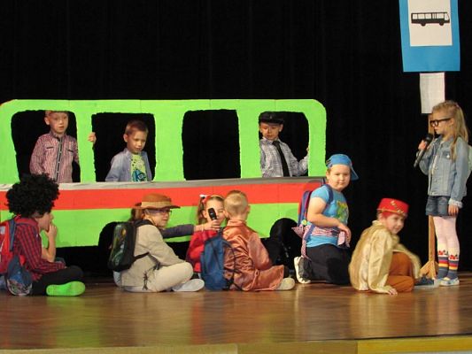 Grafika #7: 20.11.2017 Przedstawienie pt."Chociaż różni to tacy sami"