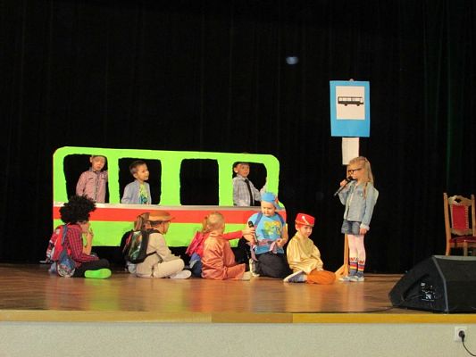 Grafika #8: 20.11.2017 Przedstawienie pt."Chociaż różni to tacy sami"