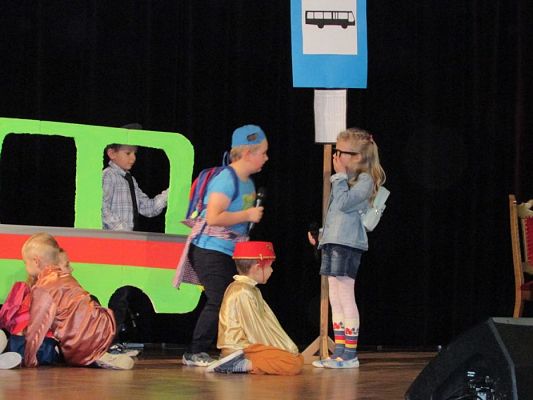 Grafika #9: 20.11.2017 Przedstawienie pt."Chociaż różni to tacy sami"