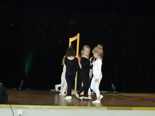 Grafika #17: 20.11.2017 Przedstawienie pt."Chociaż różni to tacy sami"