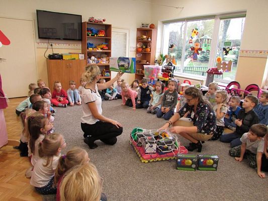 Grafika #51: 20.11.2017 Przedstawienie pt."Chociaż różni to tacy sami"