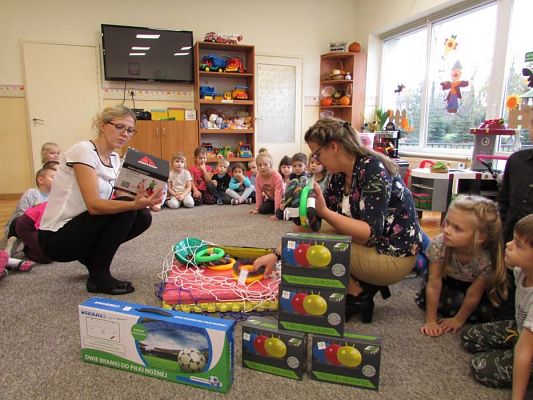 Grafika #53: 20.11.2017 Przedstawienie pt."Chociaż różni to tacy sami"