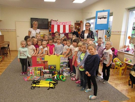 Grafika #56: 20.11.2017 Przedstawienie pt."Chociaż różni to tacy sami"