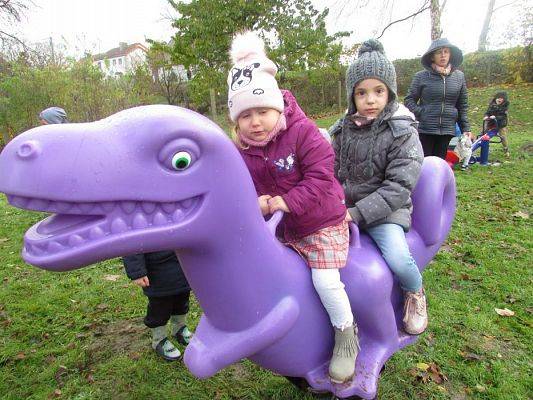 Grafika #6: 14.11.2017 Nowy sprzęt na naszym placu zabaw