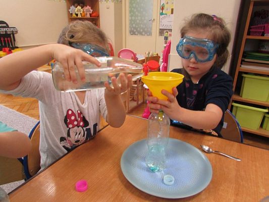 Grafika #4: 02.11.2017 Zajęcia eksperymentalne w gr. III - Wulkan