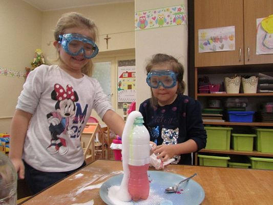 Grafika #9: 02.11.2017 Zajęcia eksperymentalne w gr. III - Wulkan