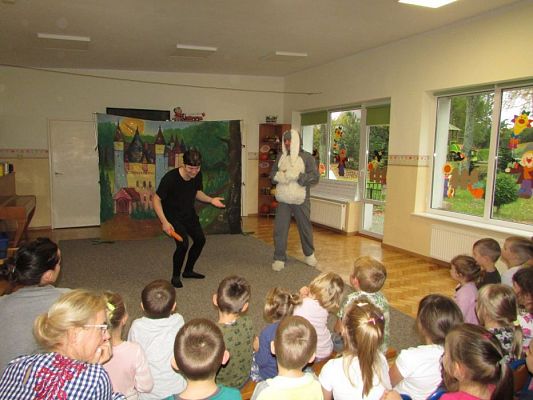 Grafika #16: 25.10.2017 Przedstawienie teatralne pt. "Magia słów"