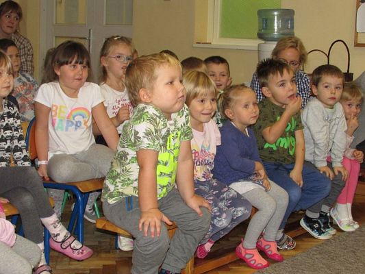 Grafika #18: 25.10.2017 Przedstawienie teatralne pt. "Magia słów"