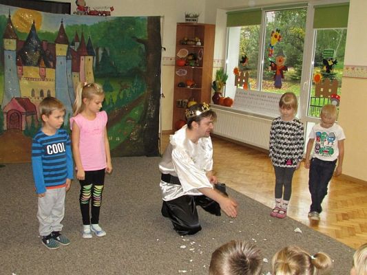 Grafika #24: 25.10.2017 Przedstawienie teatralne pt. "Magia słów"