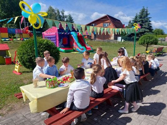 Grafika #16: 22.06.2022 Uroczyste pożegnanie absolwentów naszego przedszkola cz.II