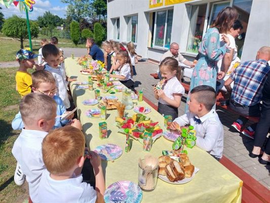 Grafika #32: 22.06.2022 Uroczyste pożegnanie absolwentów naszego przedszkola cz.II