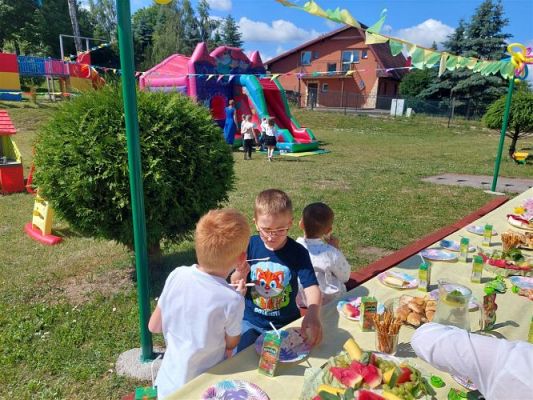 Grafika #35: 22.06.2022 Uroczyste pożegnanie absolwentów naszego przedszkola cz.II