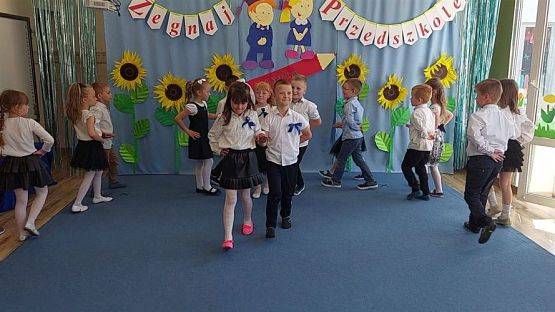 Grafika #10: 22.06.2022 Uroczyste pożegnanie absolwentów naszego przedszkola cz.I