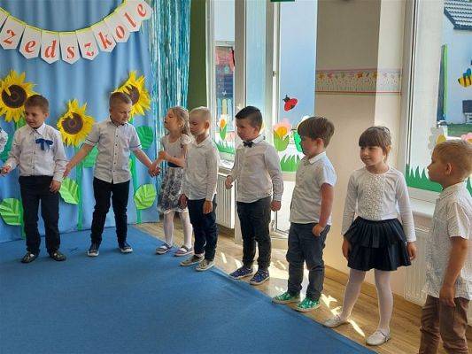 Grafika #37: 22.06.2022 Uroczyste pożegnanie absolwentów naszego przedszkola cz.I