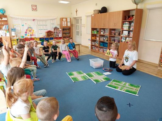 Grafika #11: 15.06.2022 Spotkanie z Instruktorem nauki Jazdy Panią Adą Bugajską