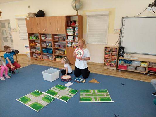 Grafika #14: 15.06.2022 Spotkanie z Instruktorem nauki Jazdy Panią Adą Bugajską