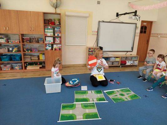 Grafika #18: 15.06.2022 Spotkanie z Instruktorem nauki Jazdy Panią Adą Bugajską