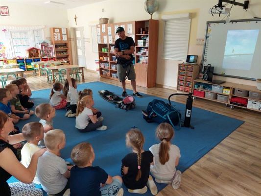 Grafika #3: 10.06.2022 Spotkanie z Panem Maciejem Pawelczykiem - Kitesurfingowcem