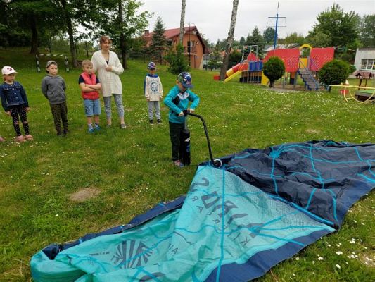 Grafika #16: 10.06.2022 Spotkanie z Panem Maciejem Pawelczykiem - Kitesurfingowcem