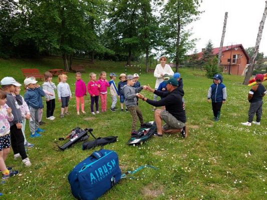 Grafika #32: 10.06.2022 Spotkanie z Panem Maciejem Pawelczykiem - Kitesurfingowcem