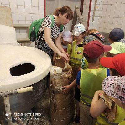 Grafika #10: 09.06.2022 - Z wizytą w piekarni "Piecuch" w Wicku - gr III