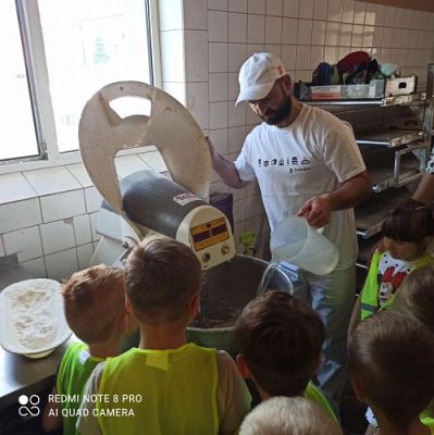 Grafika #18: 09.06.2022 - Z wizytą w piekarni "Piecuch" w Wicku - gr III